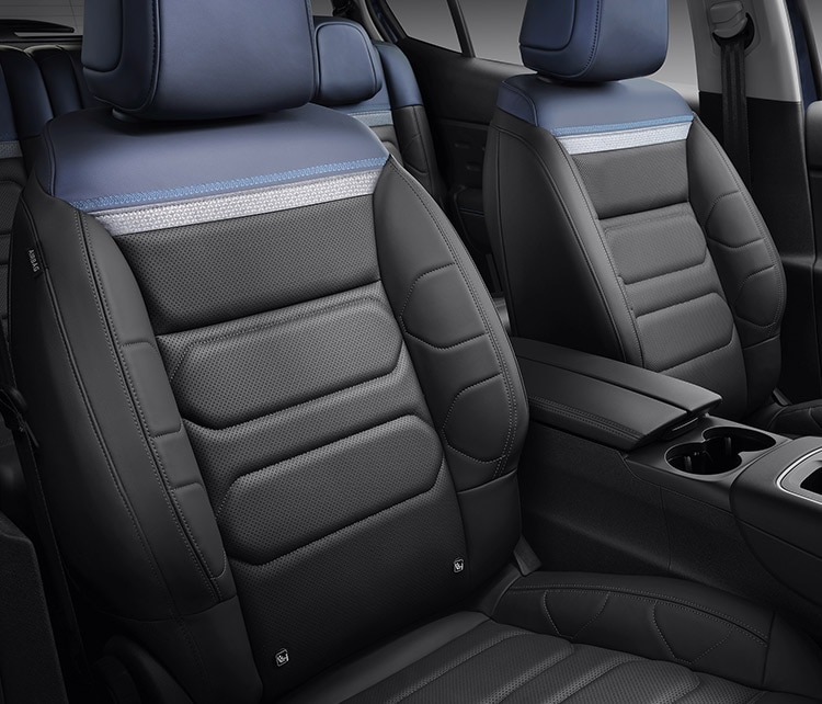 Другий ряд сидінь у салоні Citroën C5 Aircross